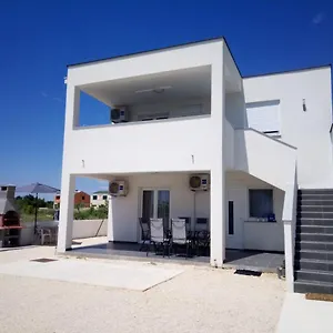 Valuna Apartment