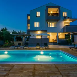 Petar's Dream 3 Apartment